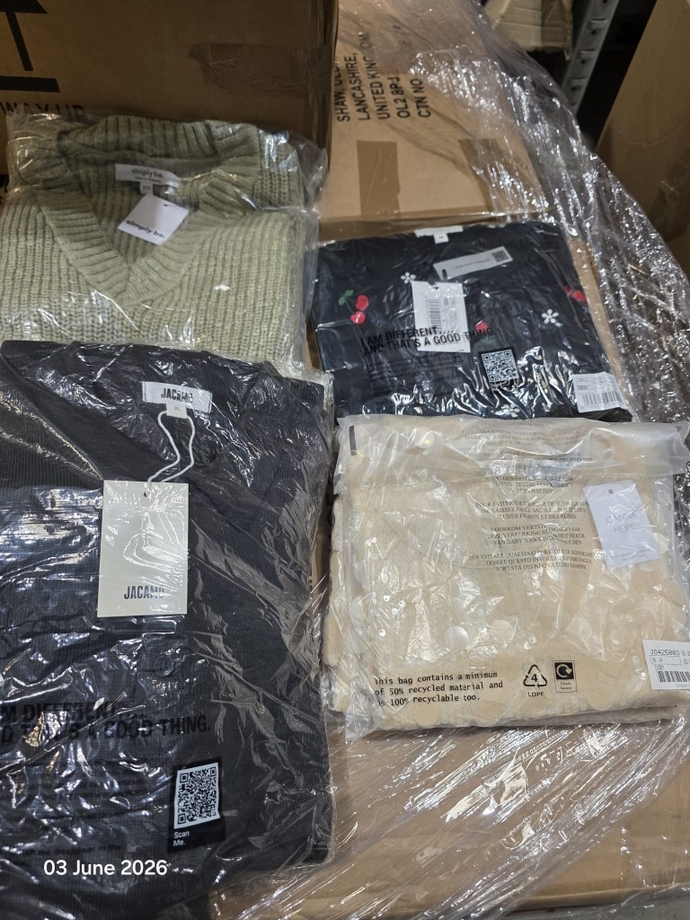 Wholesale plus size apparel Simply Be stock lot