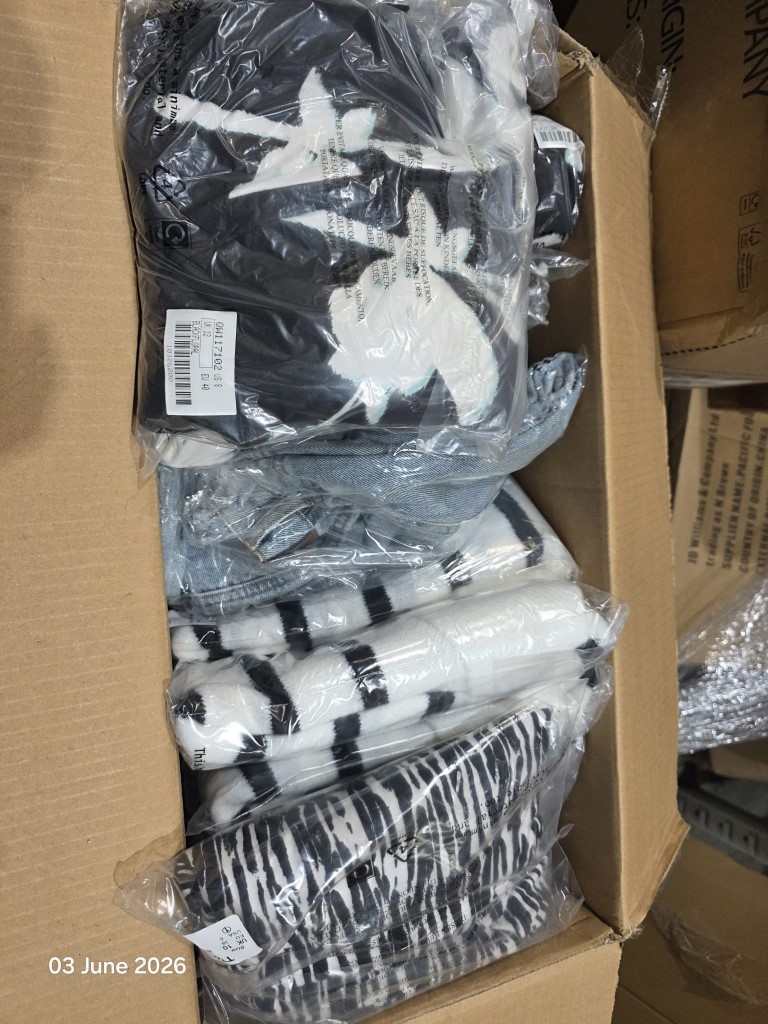High street branded clothing job lot for resellers